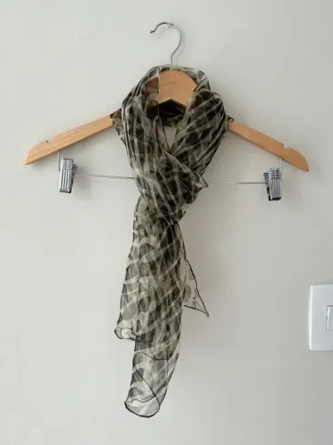 Lenço Feminino Estampado Transparente Elegante e Versátil