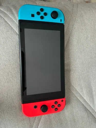Nintendo Switch + Jogos + Case