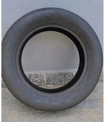 Vendo 4 pneus novos 