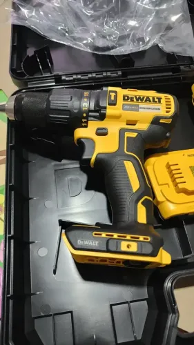 Parafusadeira Furadeira de Impacto Dewalt DCD7781D2 20V Brushless Mandril 13mm Torque 65Nm
