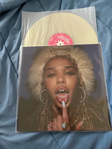 Vinil caprisongs fka twigs