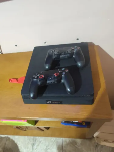 Playstation 4 slim