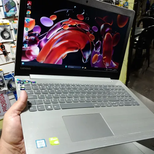 Notebook Lenovo i7 7th com vídeo integrado ( rápido)