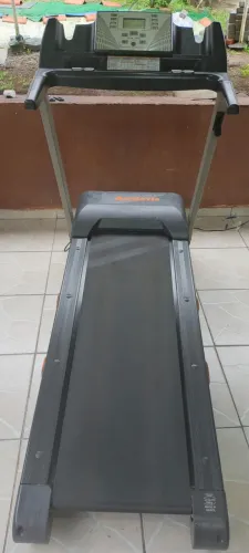 Esteira semi profissional ótimo estado
