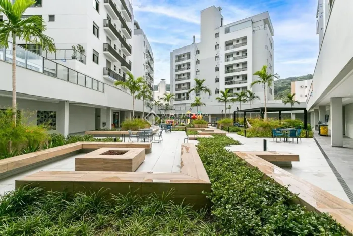 Apartamento 3 dormitórios a venda no Córrego Grande em Florianópolis.