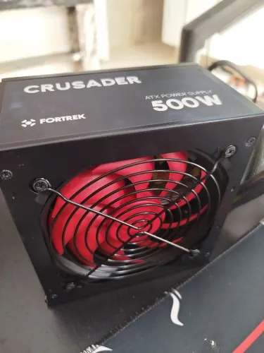 Fonte Gamer ATX 500W Crusader Preta Fortrek para PC gamer
