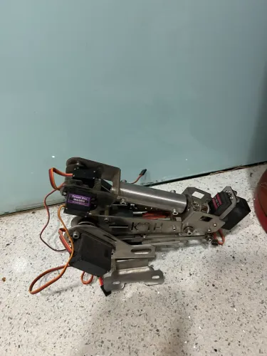 Braco robotico
