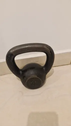 Kettlebell de Ferro 4 kg - Pintado | Excelente Estado