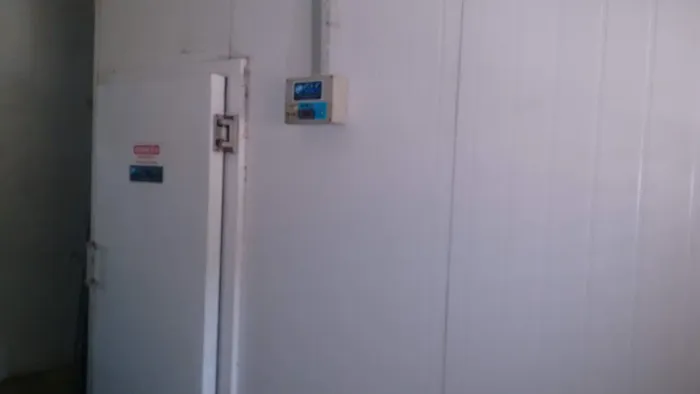Câmara frigorífica tamanho 3,50 X 2,60 semi nova