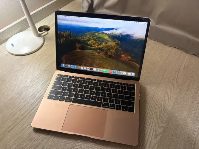 MacBook Air i5 8GB 128GB SSD Retina
