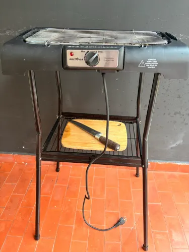 Churrasqueira elétrica portátil Britânia
