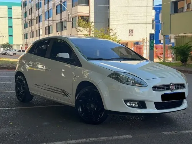 Fiat Bravo Essence 1.8 Flex 16V 5P 2014