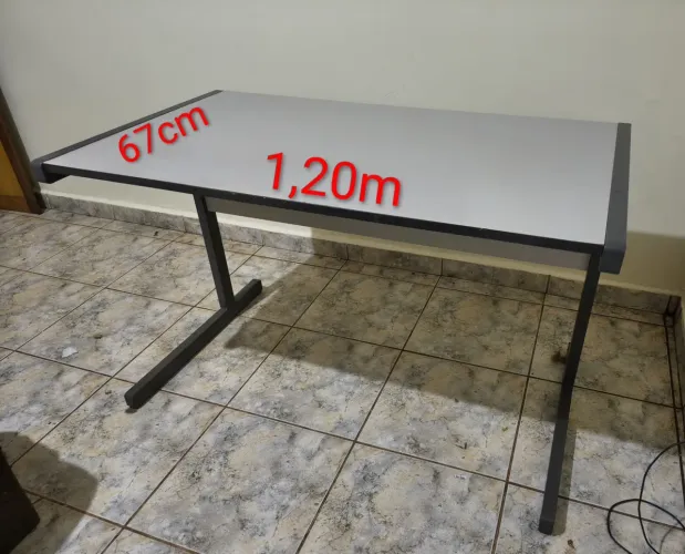 Mesa/Escrivaninha