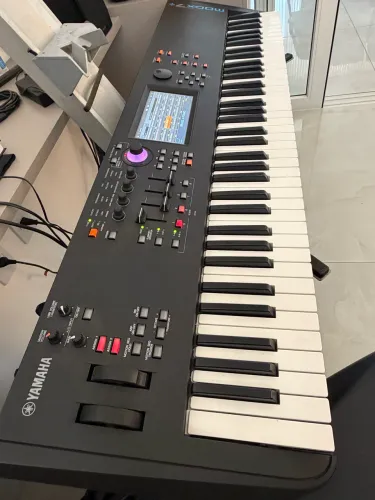 Vendo teclado Yamaha MODX7 + me interesso no MODX M6 ou M7