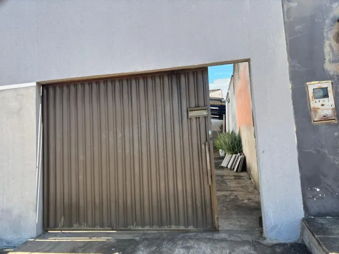 Alugo casa no santa fé 4