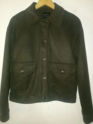 Jaqueta Bomber em Suede com zíper e botões