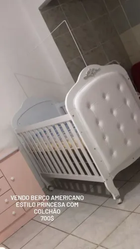Berço americano com rodinhas