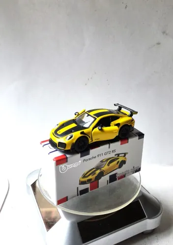 Miniatura Porsche 911 GT2 - Burago 1:64
