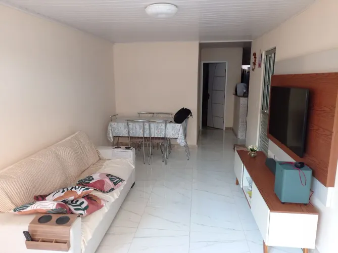 Alugo Linda casa em Vida Nova