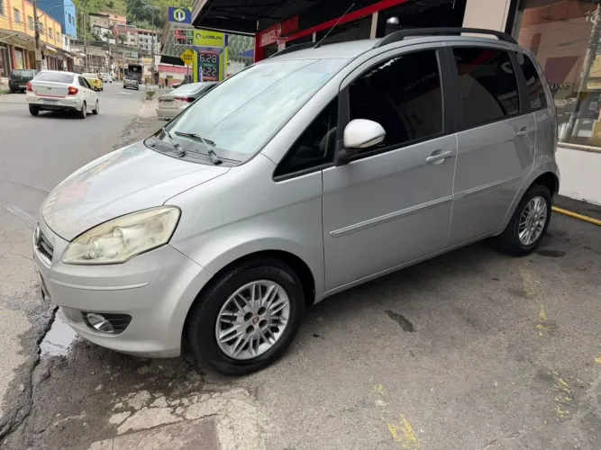 Fiat Idea Attractive 1.4 Fire Flex 8V 5P 2013