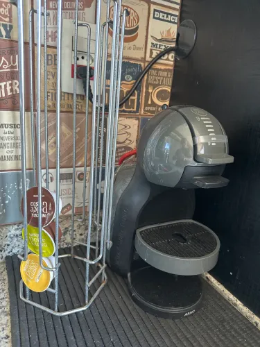 Cafeteira Dulce Gusto Nescafé Preta Cinza - Café POUCO USADA