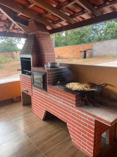 Vende- chácara 2 mil metros quadrado casa com área ao redor piscina 