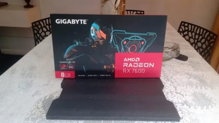 RX 7600 Placa de Vídeo RX 7600 XFX TRIPLO FANS 8GB VRAM SUPER NOVA!"!!!