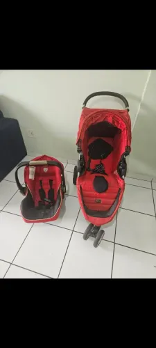 Vendo carrinho de bebê com bebê conforto (britax)
