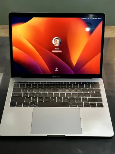 MacBook Pro 16GB