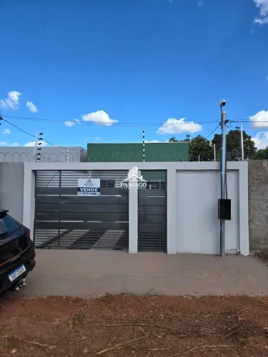 CASA COM 2/4 SENDO 1 SUITE NO BAIRRO PETRÓPOLIS - VARZEA GRANDE