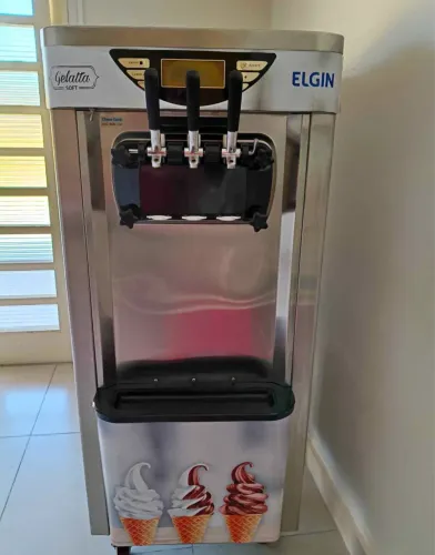 Máquina de sorvetes tipo italiano