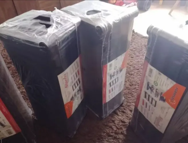 Estantes modular Plástico resistente,Suporta 8 quilos em cada prateleira.