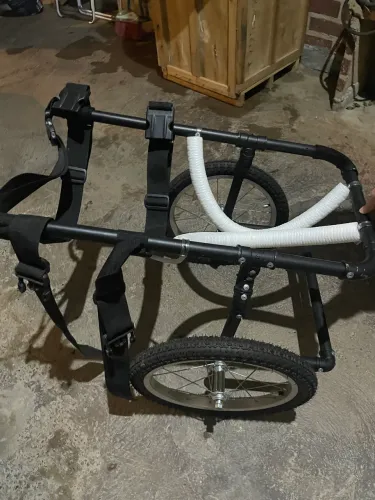 Vendo Cadeiras de rodas para cachorro