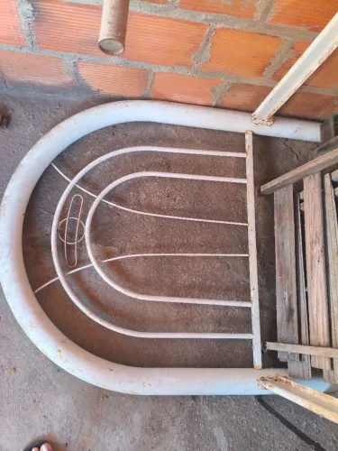 Cama de ferro solteiro