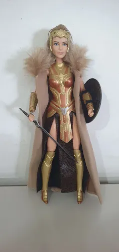 Vendo boneca Barbie collector Hipólita - leia o anúncio