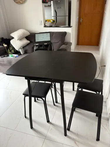 Mesa Extensível Preto Carraro - usada
