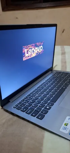 Vendo notebook lenovo i3 8 ram 256gb