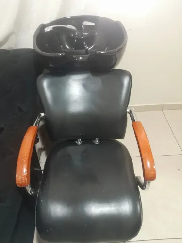 Lavatório de cerâmica