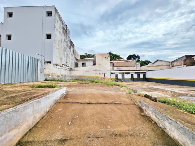 Terreno comercial para venda e locação no Bairro Centro, próximo à Av. Nove de Julho - Rib