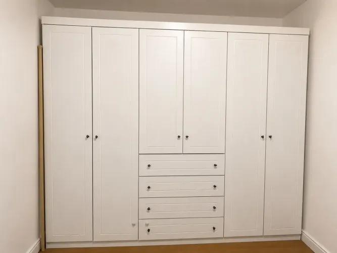 Guarda Roupa 6 portas 4 gavetas