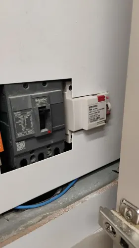 Eletricista bombas e máquinas Comando Elétrico 