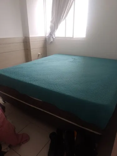 Cama king size venda Ortobom usada, um ano e meio.