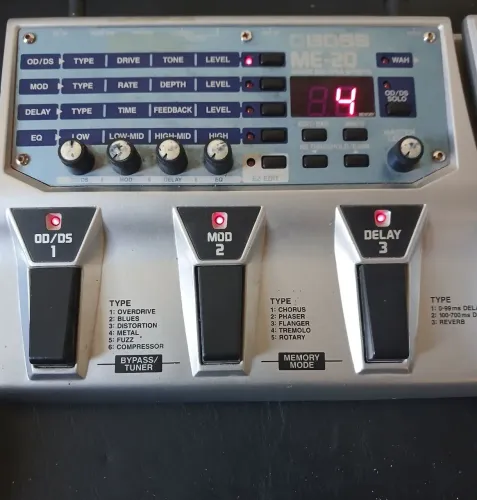 Pedaleira Boss ME-20