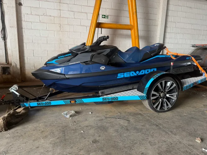 Vendo ou troco por carro jetski seadoo 230