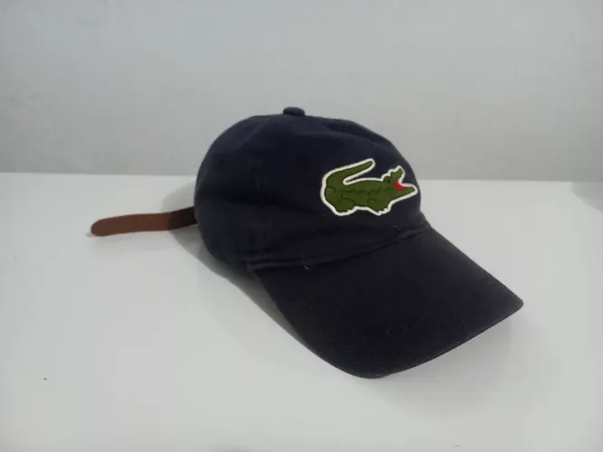 Bone lacoste big croc azul escuro