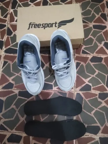 Tênis Free Sport (nº 42 - Usado1 vez, excelente estado, cinza-grafite)