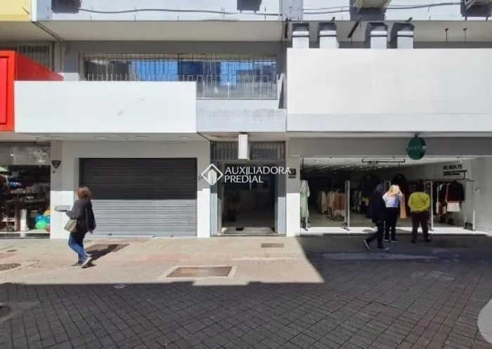 Excelente sala para alugar no Centro de Florianópolis.