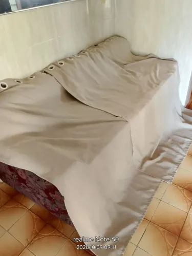 Cortina de quarto, beje poliéster.