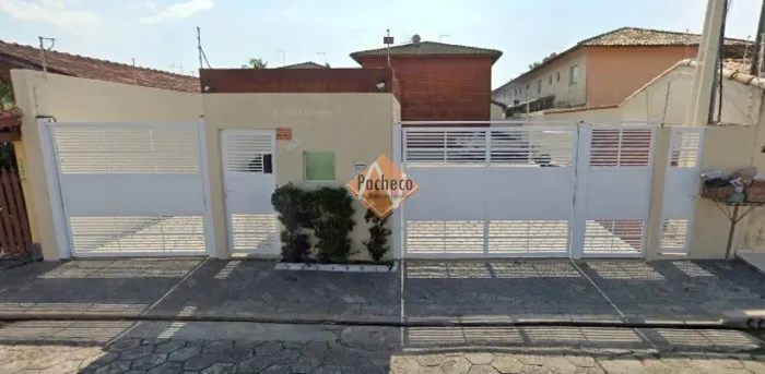 Sobrado em Condomínio fechado, no bairro Suarão, Itanhaém, 65,5m², R$ 380.000,00.