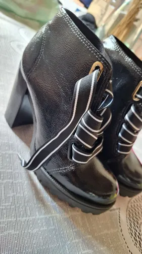 BOTA SALTO NOVA TAMANHO 34